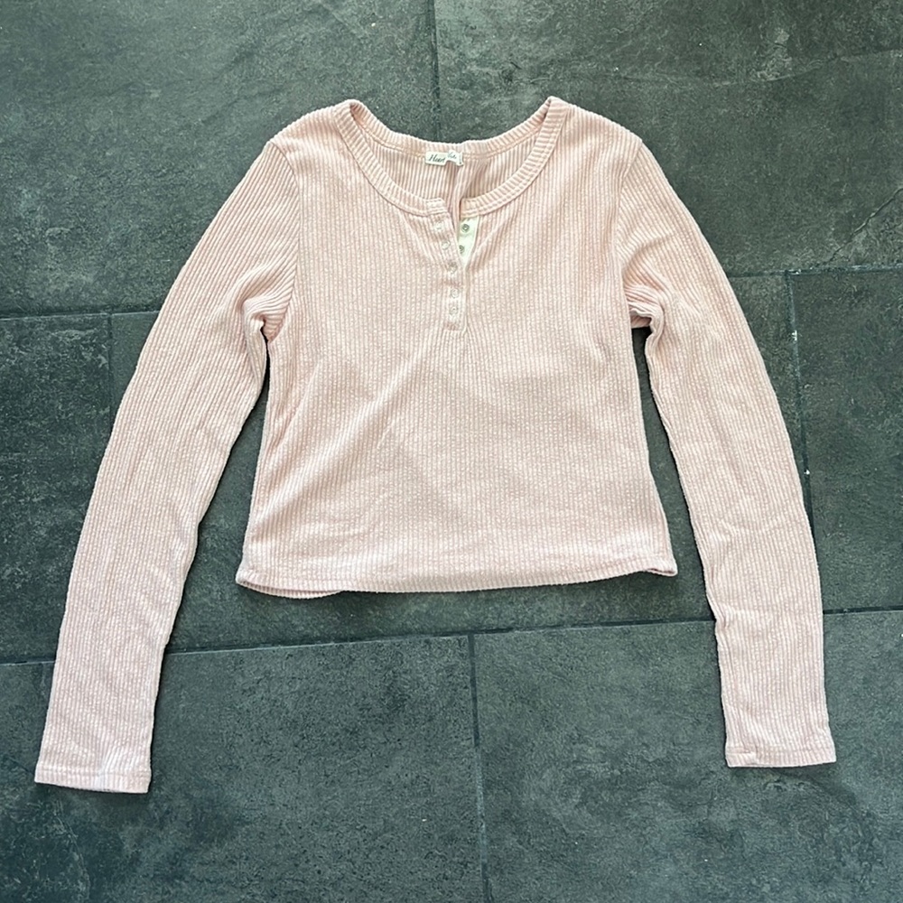 Cropped Light Pink Long Sleeve Top in Small